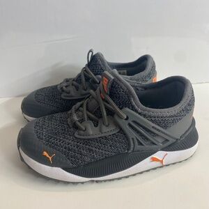 Like New Toddler Boys Sz 9 Puma Sneakers